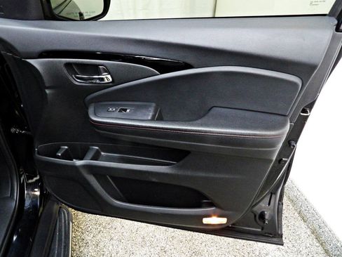 Used 2020 Honda Pilot Black Edition image 12