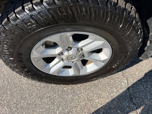 Used 2018 Toyota 4Runner SR5 image 31