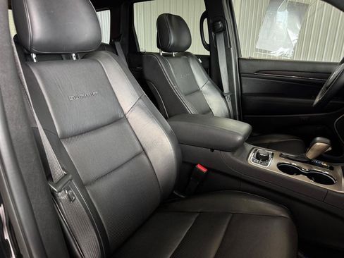 Used 2016 Jeep Grand Cherokee Summit w/ Platinum Series Group AWD/4WD image 31