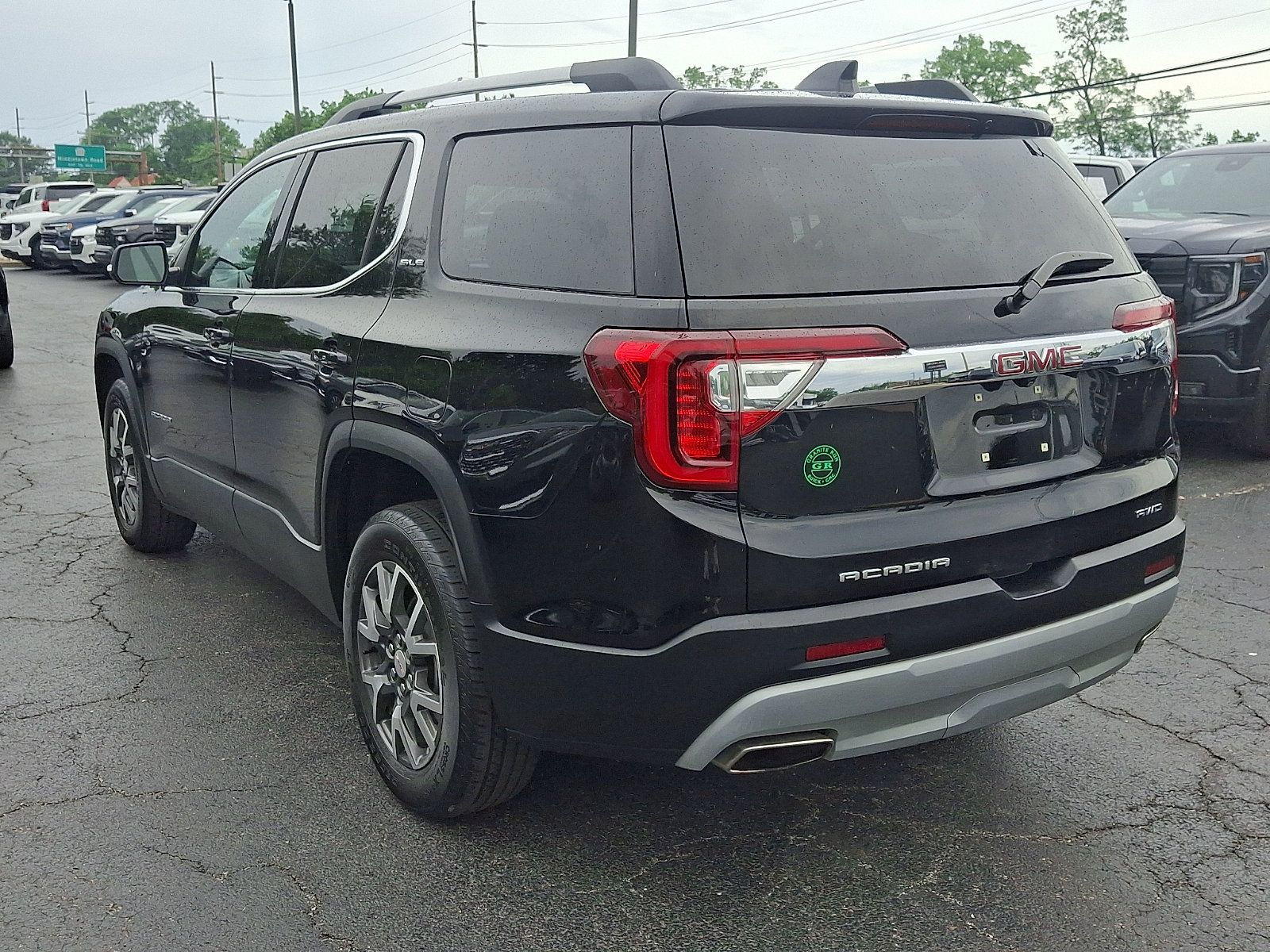 Used 2023 GMC Acadia SLE w/ Driver Convenience Package AWD/4WD image 4