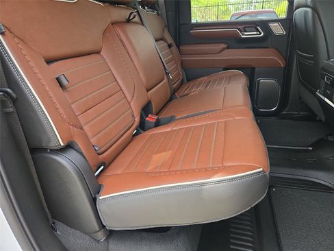 Used 2025 GMC Sierra 2500 Denali Ultimate AWD/4WD image 30