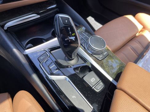 Used 2017 BMW 530i xDrive AWD/4WD image 12