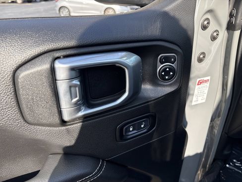 Used 2023 Jeep Wrangler Unlimited Sahara w/ LED Lighting Group AWD/4WD image 12