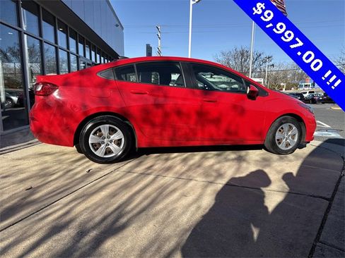 Used 2017 Chevrolet Cruze LS image 2