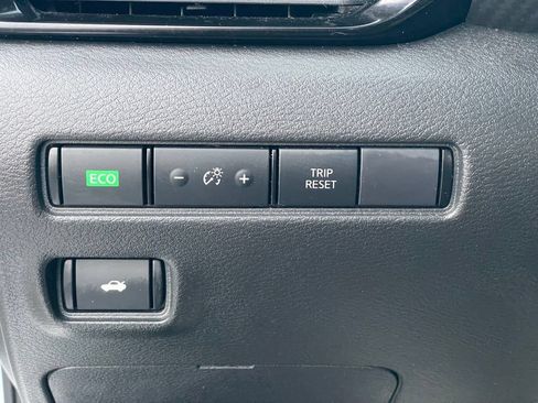 Certified 2023 Nissan Sentra SV FWD image 12