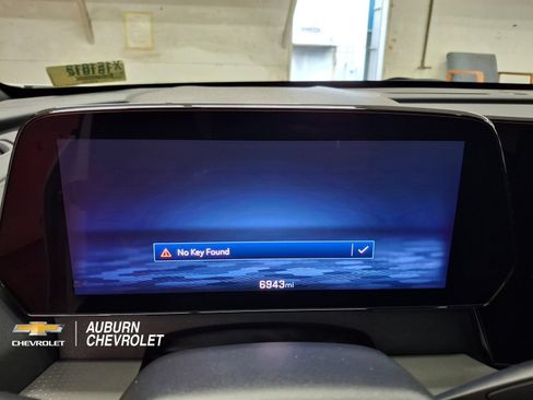 Used 2025 Chevrolet Traverse LT w/ Driver Confidence Package FWD image 13