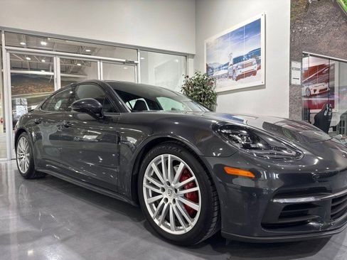 Used 2017 Porsche Panamera image 24