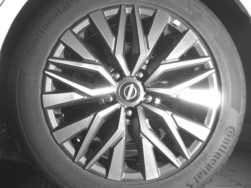 Used 2025 Nissan Altima 2.5 SV FWD image 14
