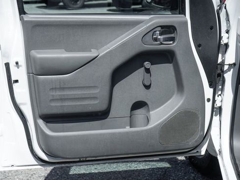 Used 2018 Nissan Frontier S RWD image 14