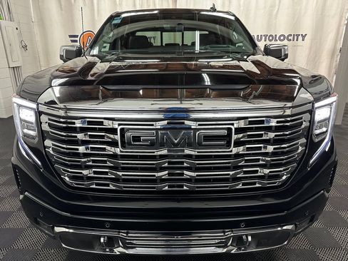Used 2026 GMC Sierra 1500 Denali w/ Technology Package AWD/4WD image 3