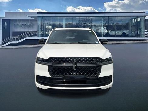 New 2025 Lincoln Navigator L Reserve w/ Jet Appearance Package image 2