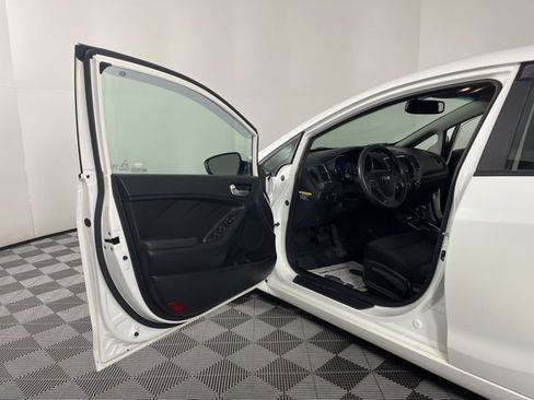 Used 2017 Kia Forte LX w/ Option Group 020 image 16