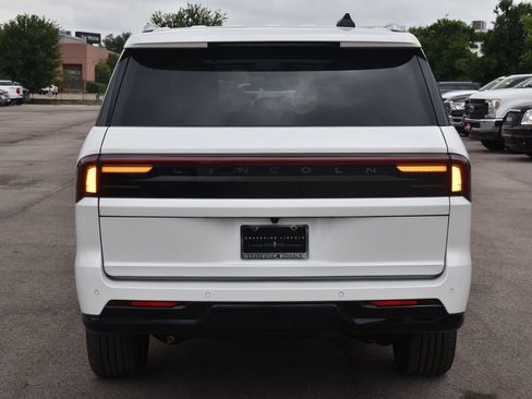 New 2026 Lincoln Navigator L Black Label AWD/4WD image 8