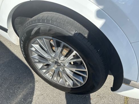 Used 2024 Genesis GV80 2.5T image 5