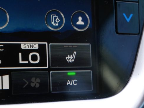 Used 2024 Subaru Outback Premium AWD/4WD image 31