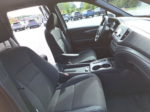 Used 2019 Honda Passport Sport image 10