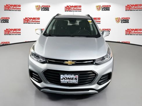 Used 2018 Chevrolet Trax LT FWD image 11