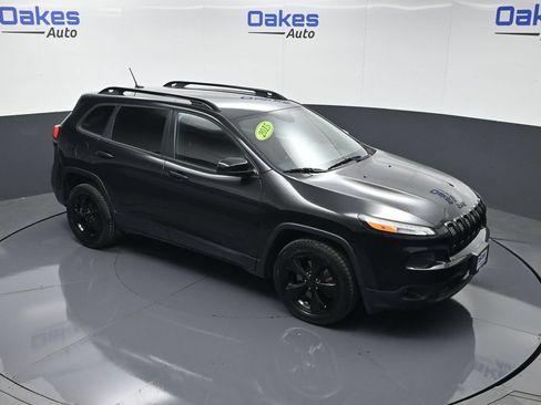 Used 2015 Jeep Cherokee Latitude w/ Comfort/Convenience Group FWD image 44