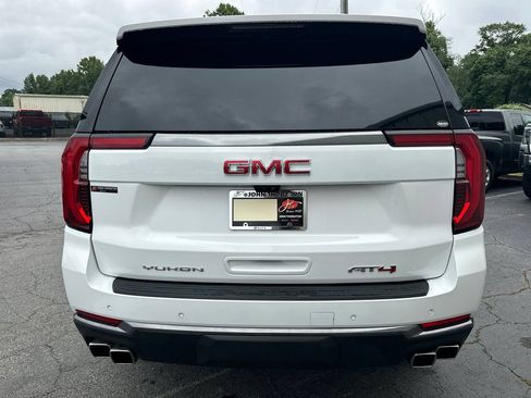 Used 2026 GMC Yukon AT4 w/ AT4 Premium Package AWD/4WD image 7