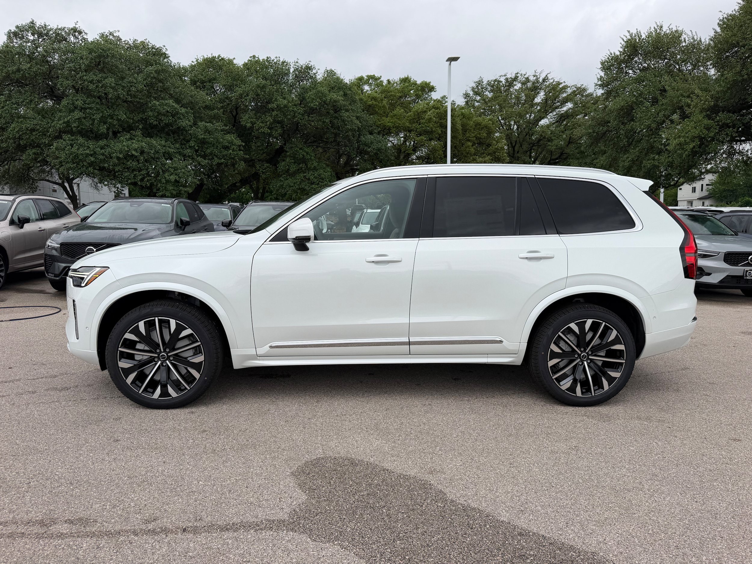 Used 2026 Volvo XC90 B5 Ultra AWD/4WD image 3