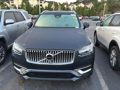 Used 2023 Volvo XC90 B5 Plus w/ Protection Package Premier image 4