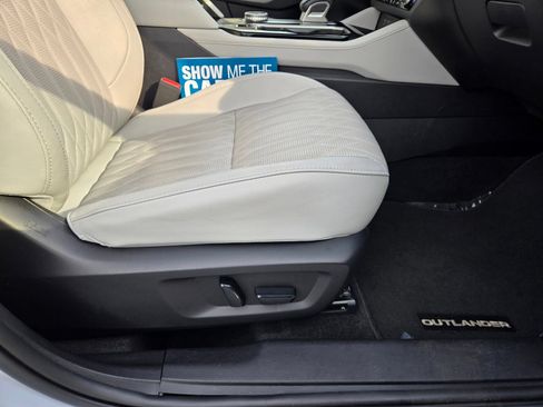 Used 2025 Mitsubishi Outlander SEL FWD image 52