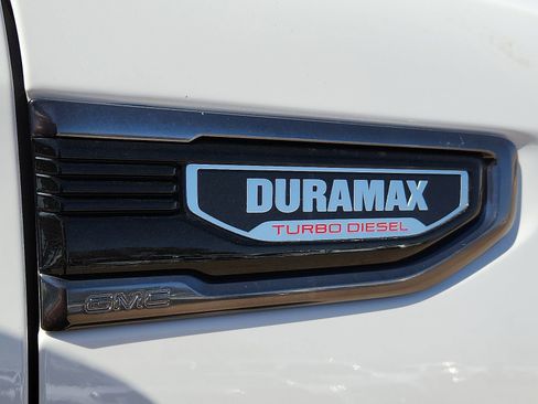 Used 2024 GMC Sierra 1500 AT4 w/ AT4 Premium Package image 9