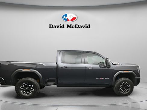 Used 2025 GMC Sierra 2500 AT4X image 24