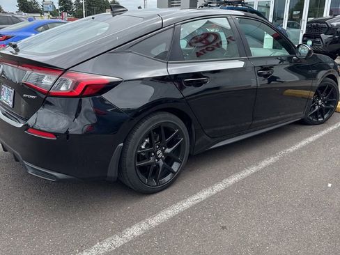 Used 2023 Honda Civic Sport image 3