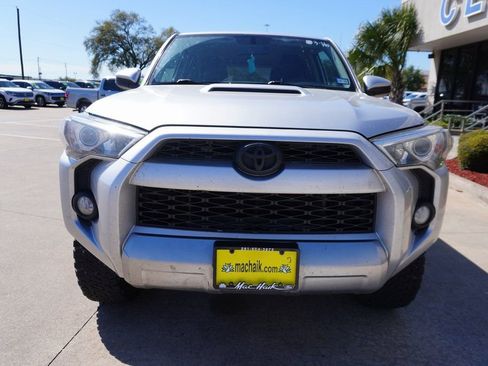 Used 2019 Toyota 4Runner TRD Off-Road image 2