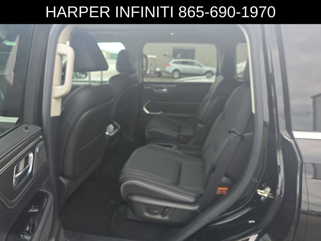 Used 2025 INFINITI QX80 Luxe AWD/4WD image 8