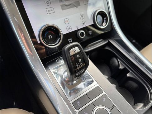 Used 2020 Land Rover Range Rover Sport SE image 38