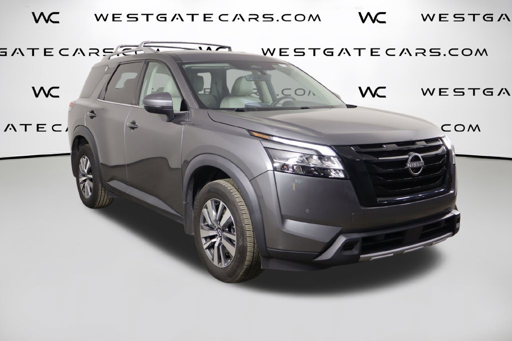 Used 2024 Nissan Pathfinder SL w/ Black Appearance Package FWD image 41