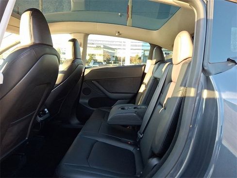 Used 2023 Tesla Model Y Long Range image 17