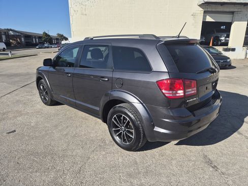 Used 2018 Dodge Journey SE w/ Popular Equipment Group image 3