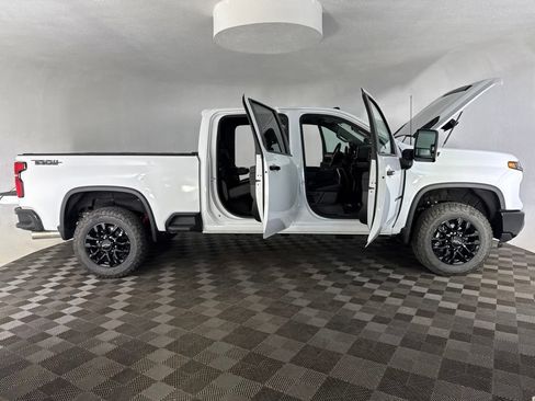 Used 2026 Chevrolet Silverado 2500 LT w/ Trail Boss Package AWD/4WD image 17