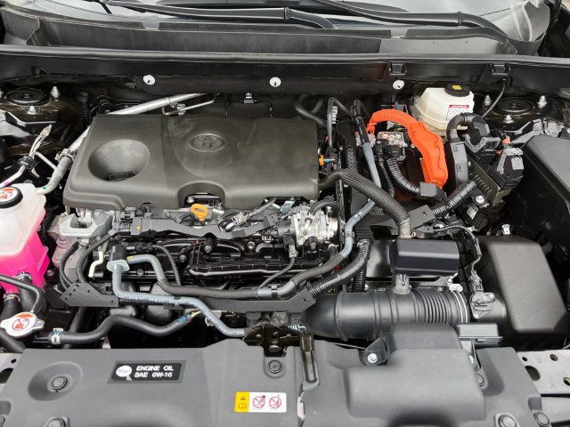 Used 2024 Toyota RAV4 LE AWD/4WD image 22