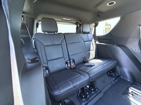 Used 2025 Chevrolet Tahoe RST w/ Comfort Package AWD/4WD image 17