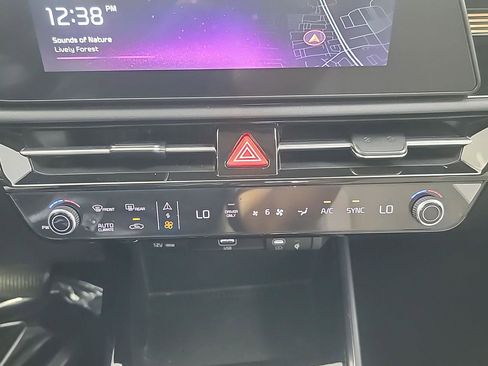 Used 2023 Kia Niro EX FWD image 29
