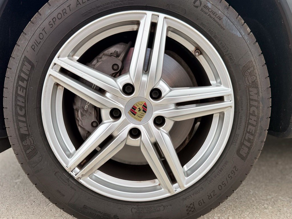 Used 2016 Porsche Cayenne AWD/4WD image 10