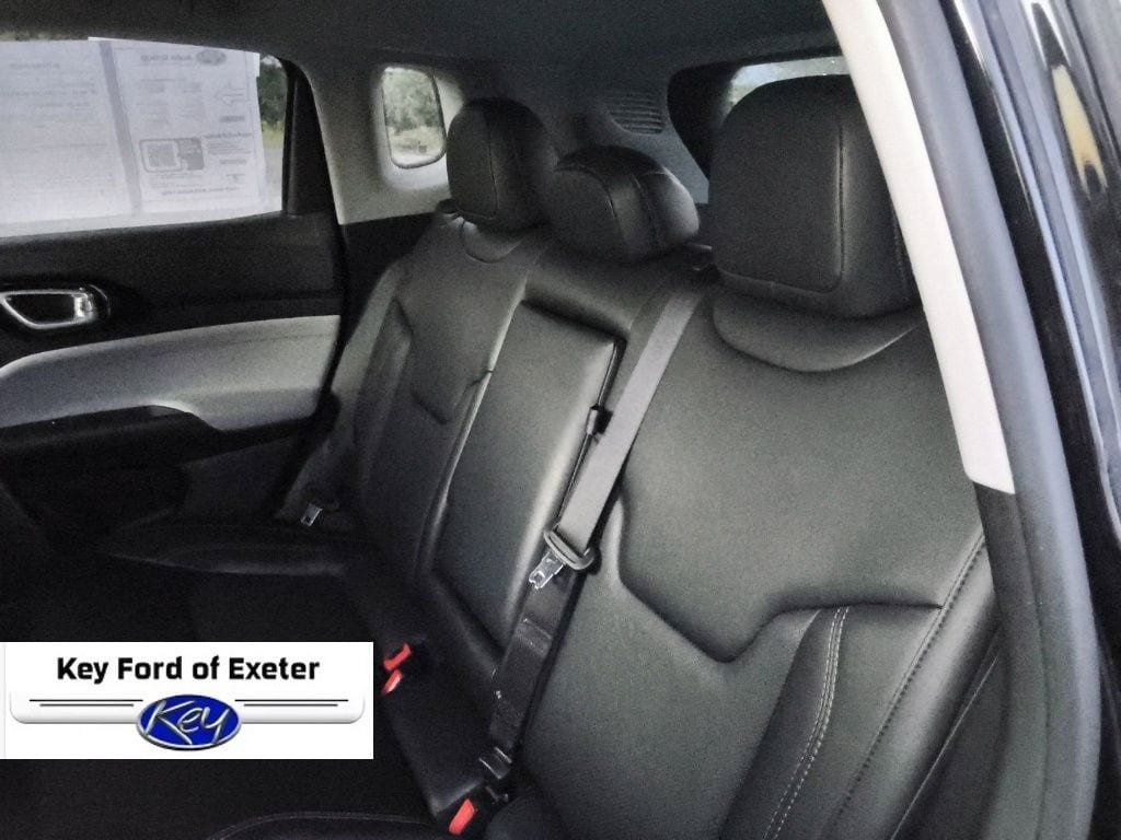 Used 2022 Jeep Compass Limited AWD/4WD image 17