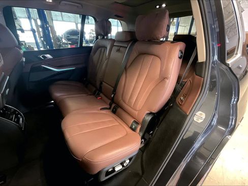 Used 2020 BMW X7 xDrive40i w/ Premium Package AWD/4WD image 19