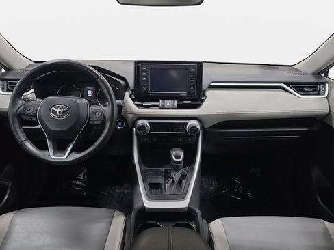 Certified 2021 Toyota RAV4 XLE Premium AWD/4WD image 9