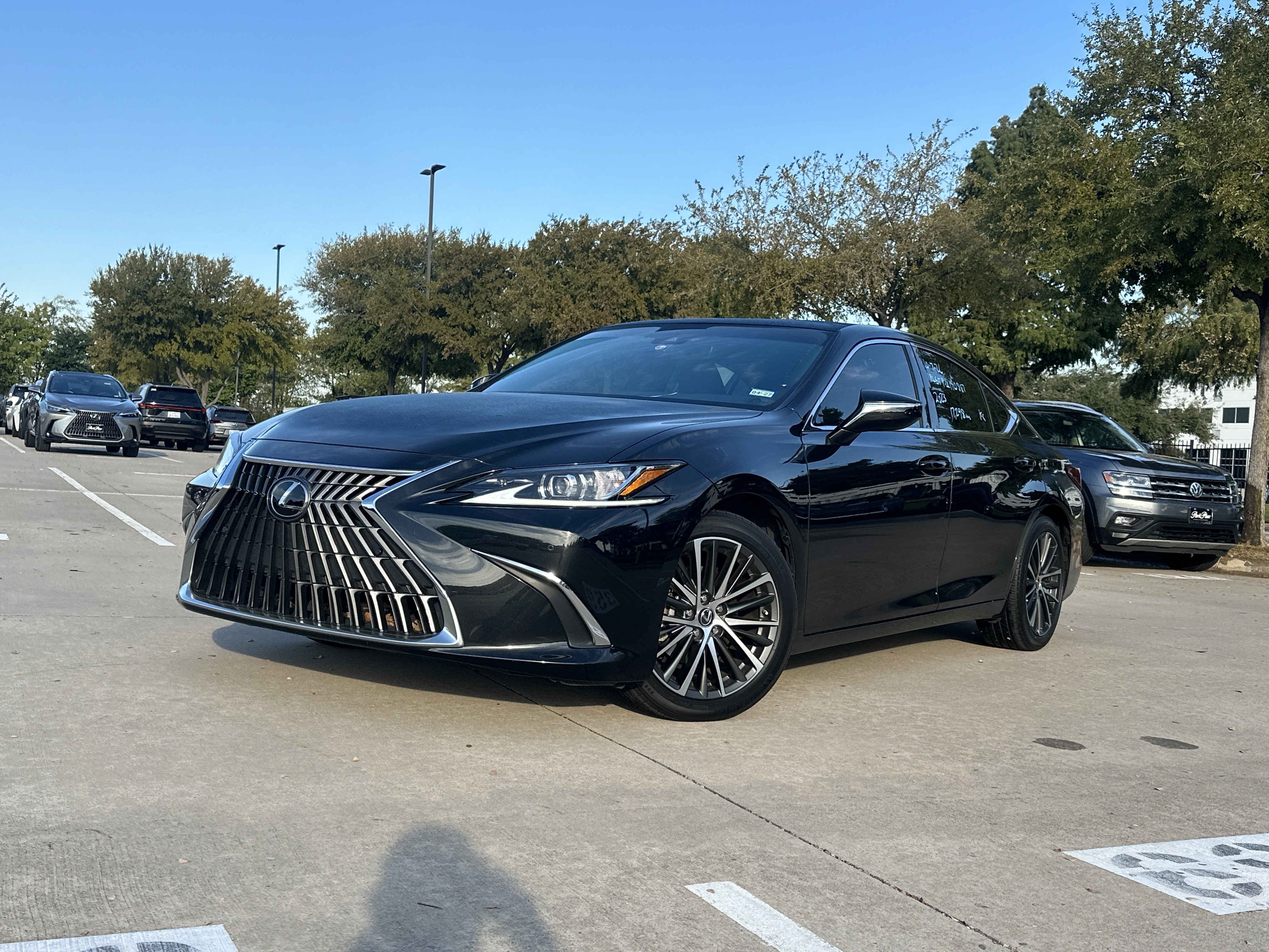 Used 2023 Lexus ES 350 w/ Premium Package FWD image 1