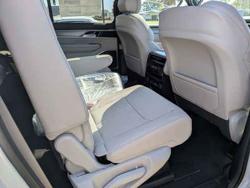 New 2026 Jeep Grand Wagoneer L 4WD image 24