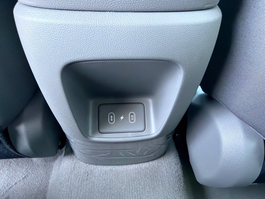 New 2025 Hyundai Elantra SEL FWD image 13