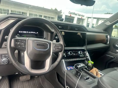 Used 2025 GMC Sierra 1500 Denali w/ Denali Reserve Package AWD/4WD image 28