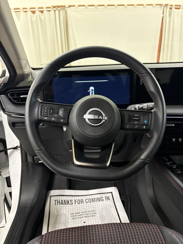 Used 2025 Nissan Kicks SR FWD image 11