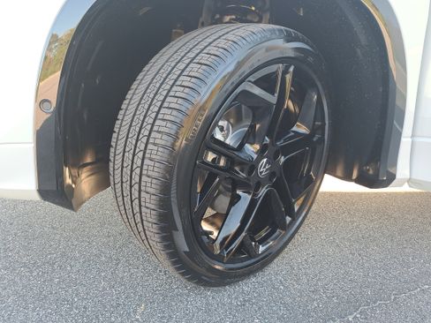 New 2026 Volkswagen Tiguan SE R-Line image 30