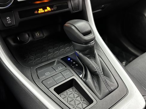 Used 2023 Toyota RAV4 LE image 15